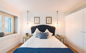 Porto'S Legacy By Upperground
